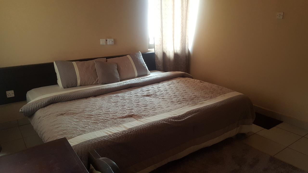 First Choice Hotel Accra Exteriör bild