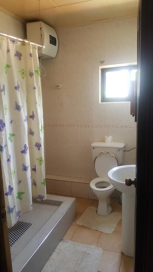 First Choice Hotel Accra Exteriör bild