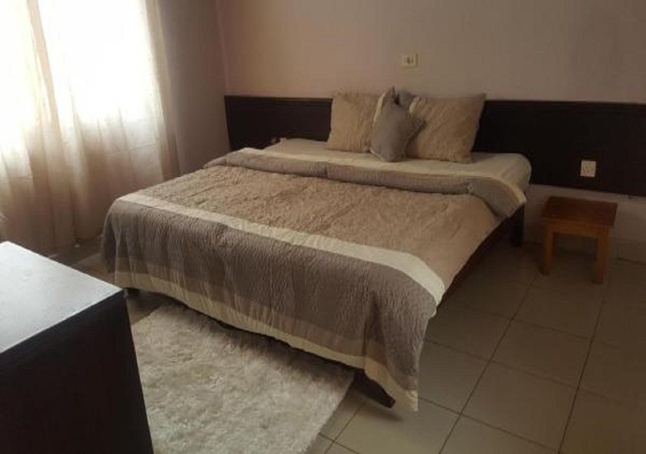 First Choice Hotel Accra Exteriör bild